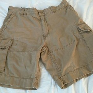 New POLO RALPH LAUREN CARGO SHORTS, SIZE 40
